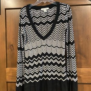 White House / Black Market V neck sweater